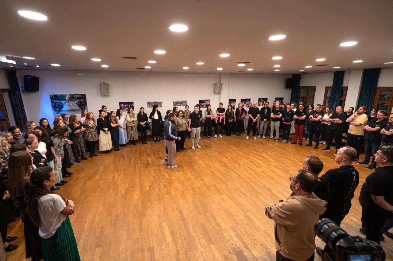 Δεκάδες φίλοι της παράδοσης στο σεμινάριο για τους Κυκλαδίτικους χορούς στο Λύκειον των Ελληνίδων μυήθηκαν στα μυστικά των κυ